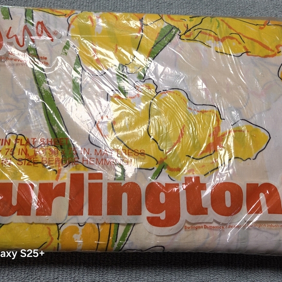 VERA *NEW* VTG Queen Flat No-Iron Percale SHEET Yellow/Orange FLORAL Burlington - Picture 7 of 8